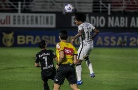 Willian durante jogo entre Red Bull Bragantino, pelo Campeonato Brasileiro