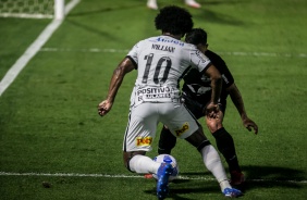 Willian durante jogo entre Red Bull Bragantino, pelo Campeonato Brasileiro