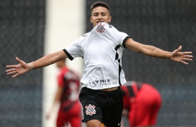 Keven marcou o nico gol do Corinthians no empate contra o Athletico-PR, pelo Brasileiro Sub-20