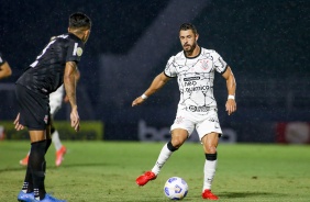 Meia Giuliano durante jogo entre Corinthians e Red Bull Bragantino, pelo Brasileiro