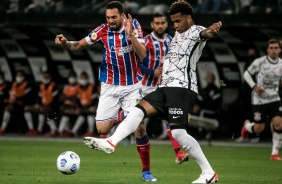 Gil em combate no jogo entre Corinthians e Bahia, pelo Brasileiro, na Neo Qumica Arena