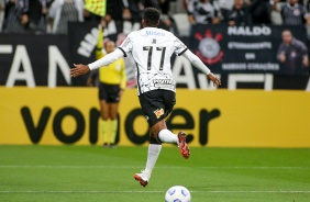 J comemorando seu gol contra o Bahia, em partida vlida pela 24 rodada do Brasileiro