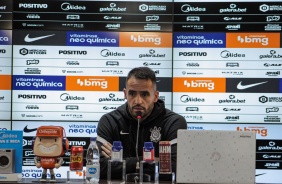 Renato Augusto em entrevista coletiva no CT Dr. Joaquim Grava