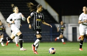 Adriana durante clssico contra o Santos pelo Paulisto Feminino