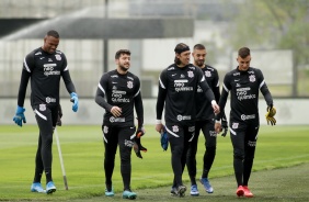 Goleiros do Corinthians durante penúltimo treino antes do confronto contra o Sport