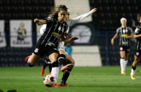 Jheniffer durante clssico contra o Santos pelo Paulisto Feminino