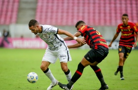 Renato Augusto durante confronto entre Sport e Corinthians