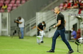 Sylvinho durante confronto entre Sport e Corinthians