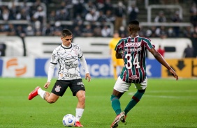 Fagner durante partida entre Corinthians e Fluminense