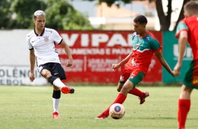 Matheus Arajo durante partida contra o Velo Clube pelo Paulista Sub-20