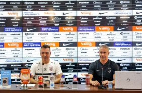 Doriva e Sylvinho durante entrevista coletiva no CT Dr. Joaquim Grava