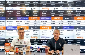 Doriva e Sylvinho durante entrevista coletiva no CT Dr. Joaquim Grava