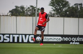 Felipe durante treino do Corinthians no CT Dr. Joaquim Grava