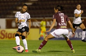 Adriana durante partida entre Corinthians e Ferroviria pela semifinal do Paulista Feminino