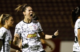 Gabi Zanotti comemora seu gol no jogo entre Corinthians e Ferroviária, pela semifinal do Paulistão