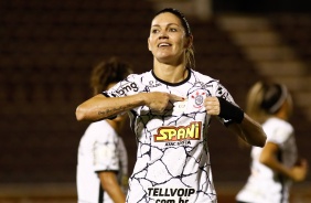 Gabi Zanotti comemora seu gol no jogo entre Corinthians e Ferroviária, pela semifinal do Paulistão