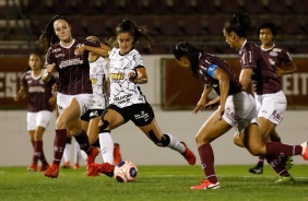 Jheniffer durante partida entre Corinthians e Ferroviria pela semifinal do Paulista Feminino