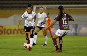 Jheniffer durante partida entre Corinthians e Ferroviária pela semifinal do Paulista Feminino