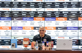 Coletiva do lateral Fbio Santos