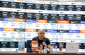 Coletiva do lateral Fbio Santos