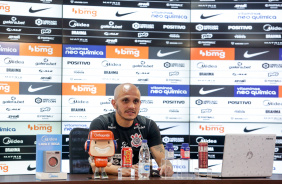 Coletiva do lateral Fbio Santos