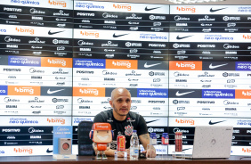 Coletiva do lateral Fbio Santos