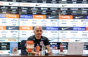 Coletiva do lateral Fbio Santos