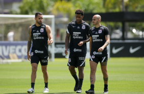 Renato Augusto, Gil e Fbio Santos no treino do Corinthians no CT Joaquim Grava