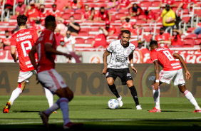 Renato Augusto no empate entre Corinthians e Internacional, no Beira Rio, pelo Brasileiro