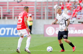 Rger Guedes no empate entre Corinthians e Internacional, no Beira Rio, pelo Brasileiro
