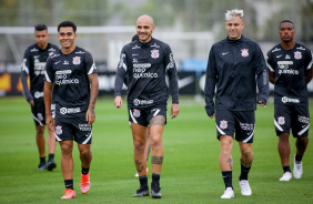 Du, Fbio Santos e Rger Guedes em mais um dia de atividades intensas no CT do Corinthians
