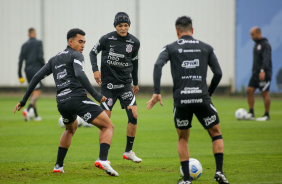 Du Queiroz e Adson durante treino do Corinthians no CT Dr. Joaquim Grava