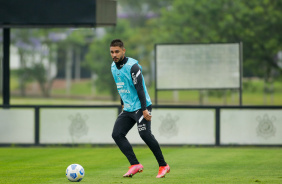 Joo Pedro durante treino do Corinthians no CT Dr. Joaquim Grava