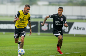 Luan e Thiaguinho durante treino do Corinthians no CT Dr. Joaquim Grava