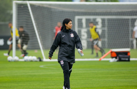 Mdica Ana durante treino do Corinthians no CT Dr. Joaquim Grava