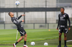 Raul Gustavo e Joo Victor durante treino do Corinthians no CT Dr. Joaquim Grava