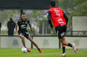 Thiaguinho durante treino do Corinthians no CT Dr. Joaquim Grava