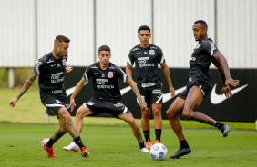 Luan, Gabriel, Du e Raul no treino do Corinthians, que acontece no CT Joaquim Grava