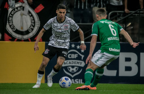 Gabriel Pereira atuando no jogo entre Corinthians e Chapecoense na Neo Qumica Arena