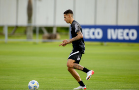 Gabriel Pereira durante o treino no CT do Corinthians