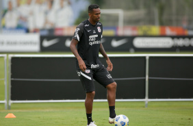 J no ltimo treino do Corinthians antes do jogo contra o Atltico-MG