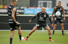 Rger Guedes e Fbio Santos no ltimo treino do Corinthians antes do jogo contra o Atltico-MG