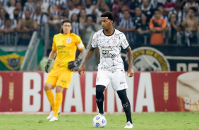 Cássio e Gil no jogo entre Corinthians e Atlético-MG, pelo Brasileiro, no Mineirão