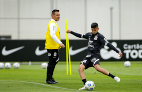 Doriva e Adson durante ltimo treino do Corinthians antes do jogo contra o Cuiab