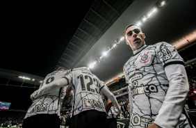 Elenco do Corinthians comemora o gol de Renato Augusto contra o Cuiab