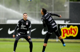 Gabriel Pereira e Mantuan durante último treino do Corinthians antes do jogo contra o Cuiabá
