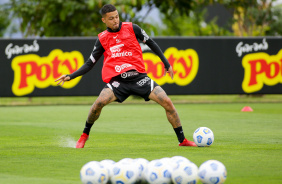 Thiaguinho durante ltimo treino do Corinthians antes do jogo contra o Cuiab