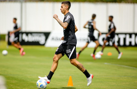 Gabriel Pereira retoma rotina de treinamentos no CT do Corinthians após vitória sobre o Cuiabá