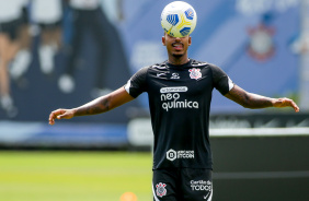 Raul retoma rotina de treinamentos no CT do Corinthians após vitória sobre o Cuiabá