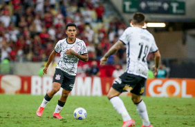 Garoto Du no jogo entre Corinthians e Flamengo, no Maracan, pelo Brasileiro